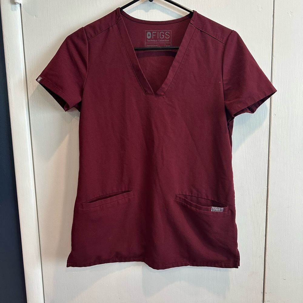 Figs Women's Short Sleeve V-Neck Top in Deep Burgundy